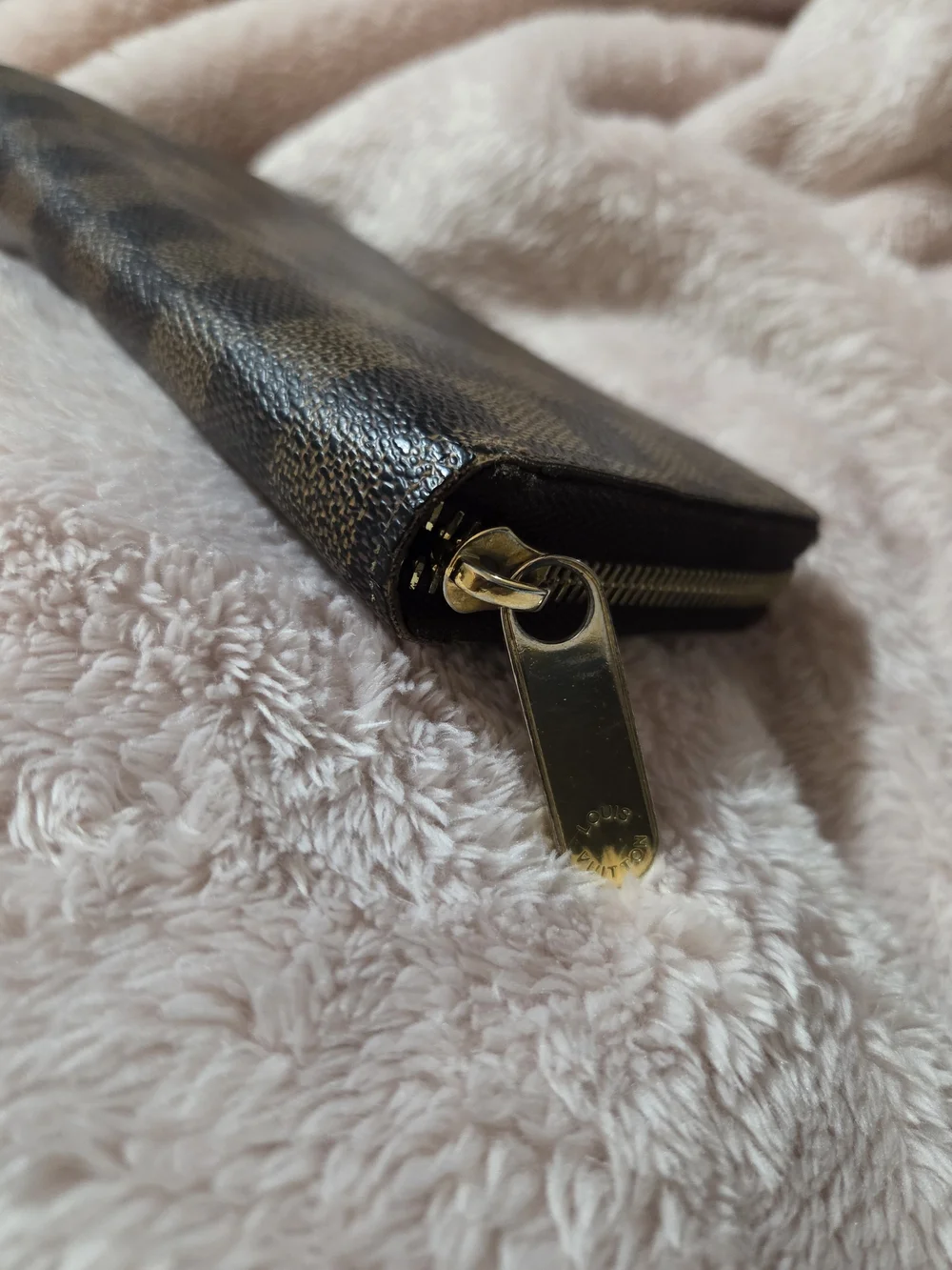 Louis Vuitton priced defect